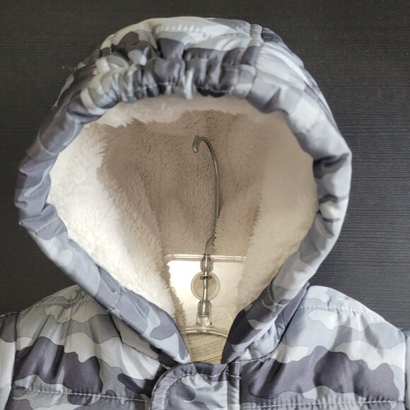 First Impressions Baby Quilted Gray Camo Snowsuit 0-3 Months Up to 12lbs - Picture 3 of 6